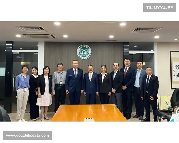 澳大利亚六所高校代表团访问中国 举行中澳校长网球友谊赛促进教育合作