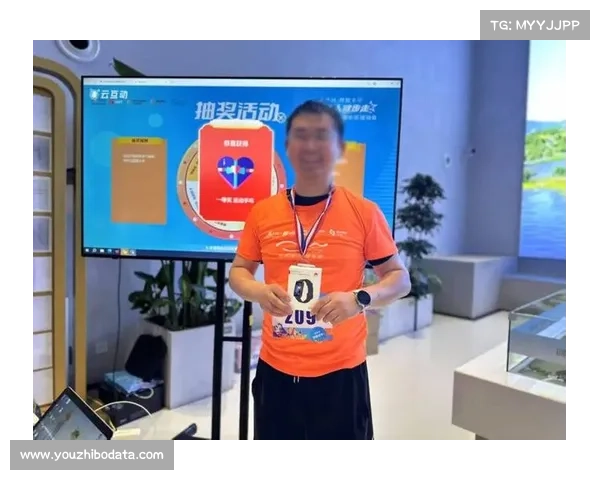 颜骏凌与范德萨赛前互动 海港队吉祥物带来丰富场外活动